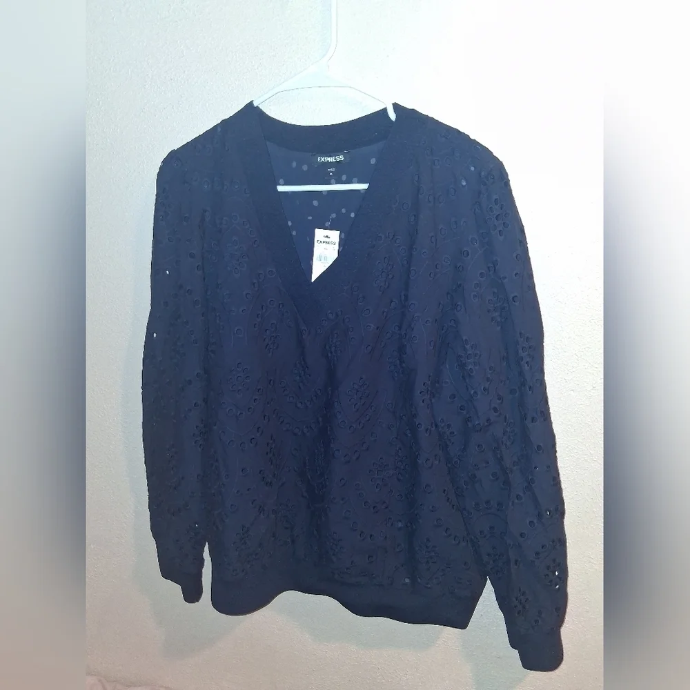 Express NWT navy blue eyelet, V-neck blouse, Pop Over Cotton XL